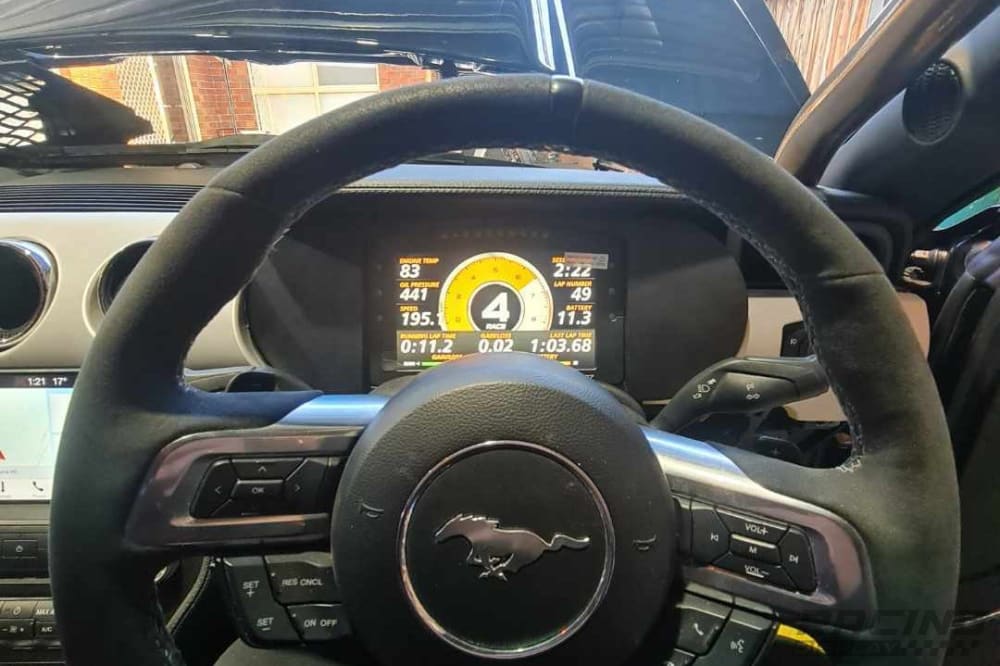 display:MoTec C127/C187